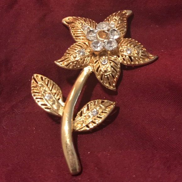 Vintage flower with crystals brooch